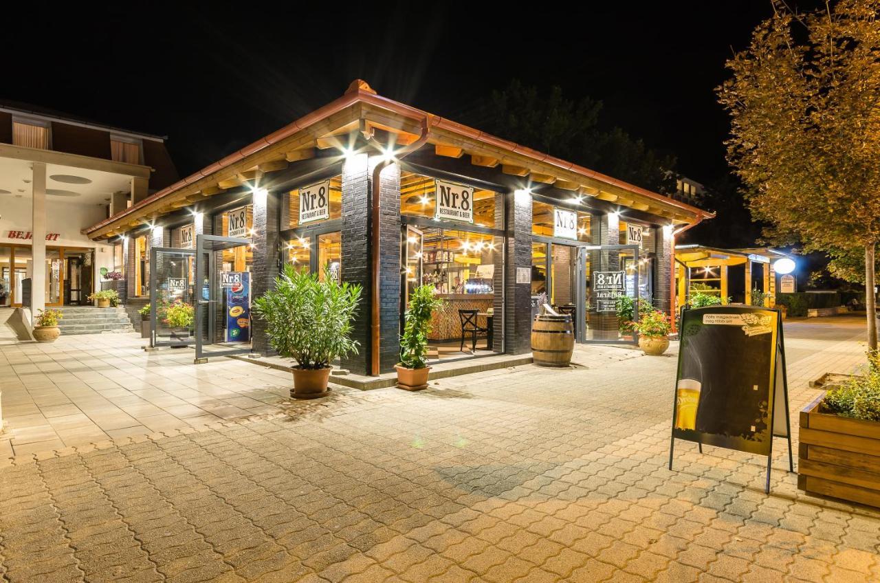 Park Hotel Ambrozia Hajduszoboszlo Exterior photo